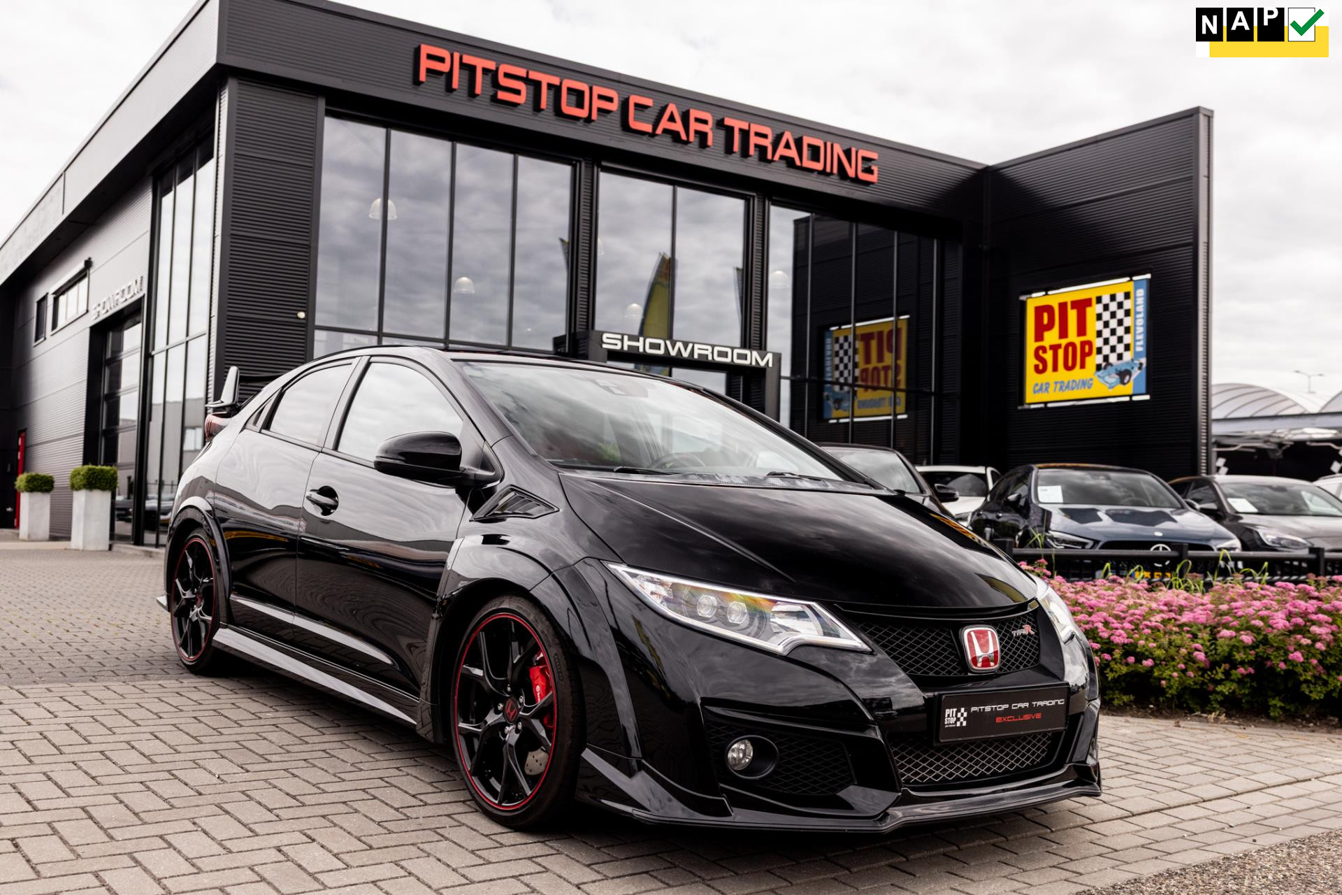 Honda Civic 2.0 Type R, 310 PK, 100 % onderhouden, Camera! 43229404-0.jpg | Pitstop Car Trading