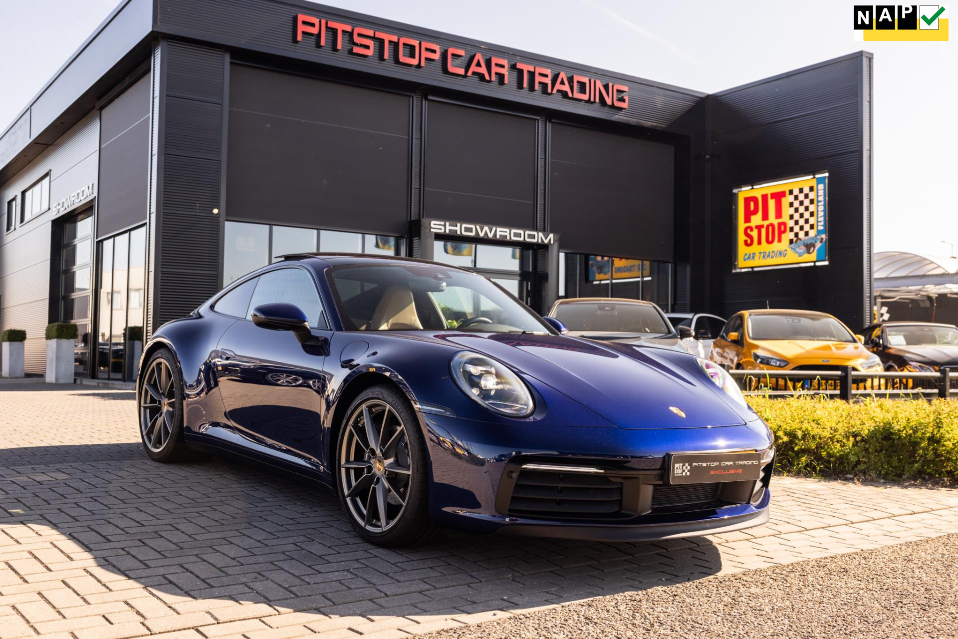 Porsche 911 992 3.0 Carrera, 385 PK, Pano, Sportuitlaat *Gentiaan Blauw* 44684009-0.jpg | Pitstop Car Trading