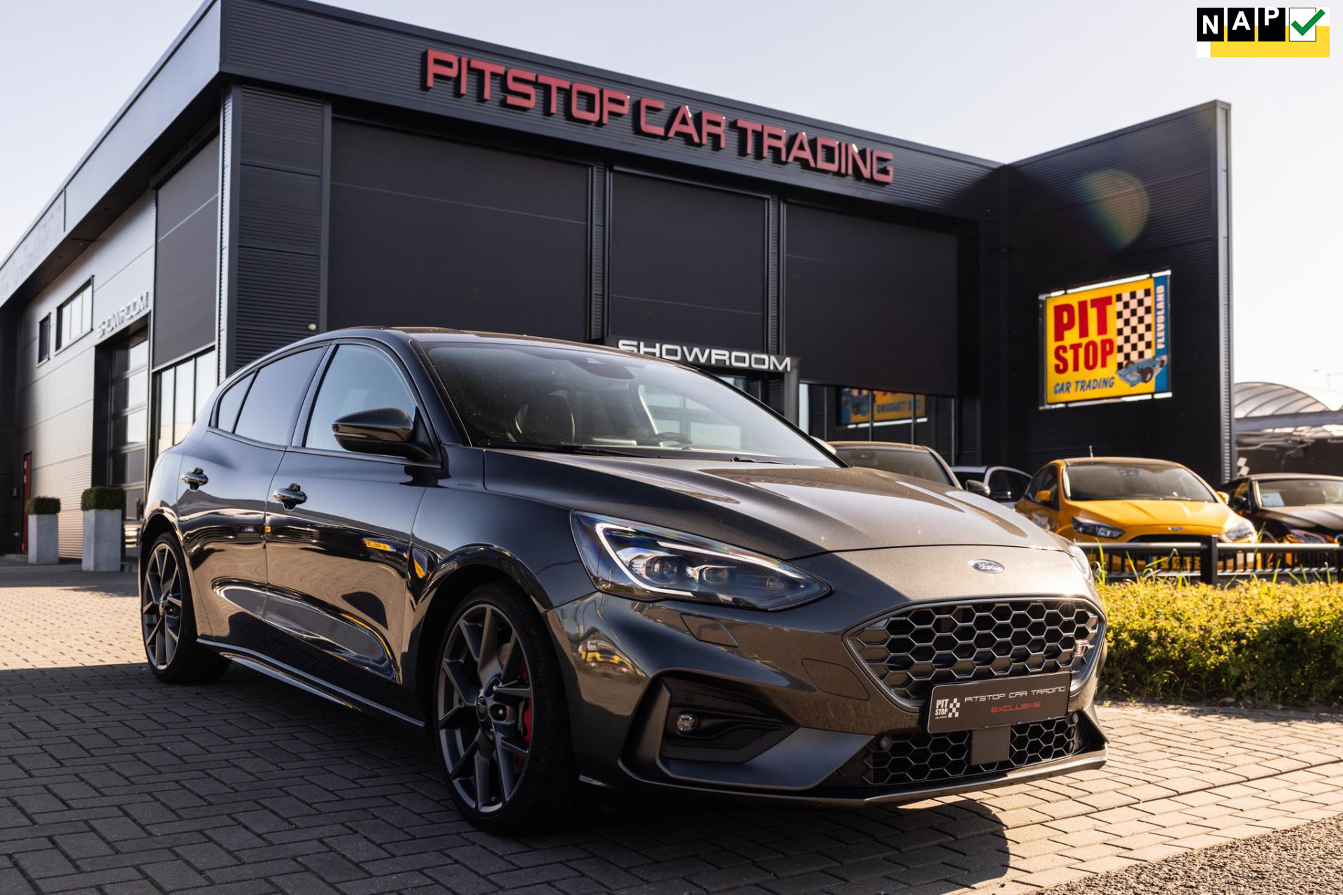 Ford Focus 2.3 EcoBoost ST-3, 279 PK, ACC, Camera, LED, Nieuwstaat! 44702023-0.jpg | Pitstop Car Trading