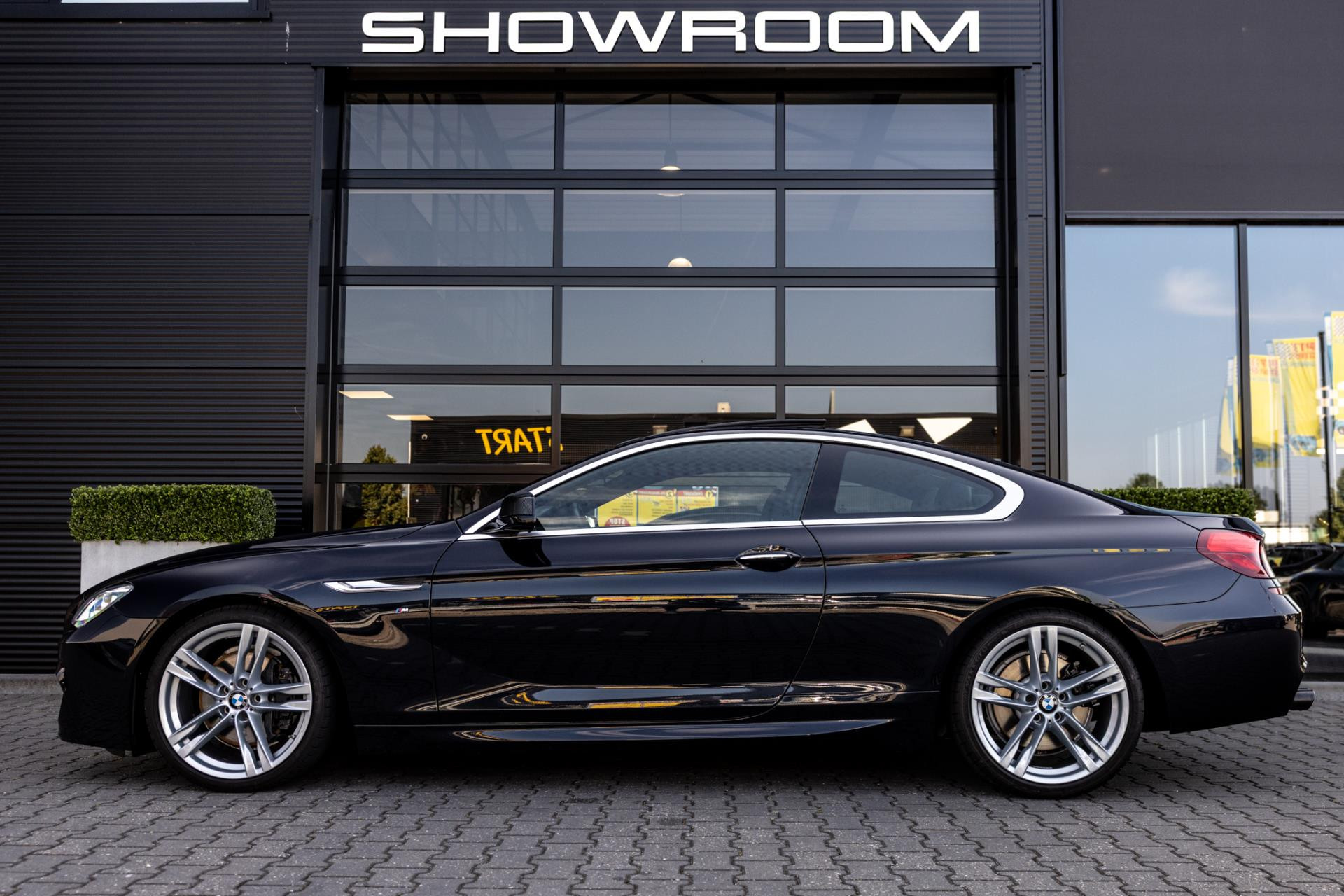 45830806-2.jpg