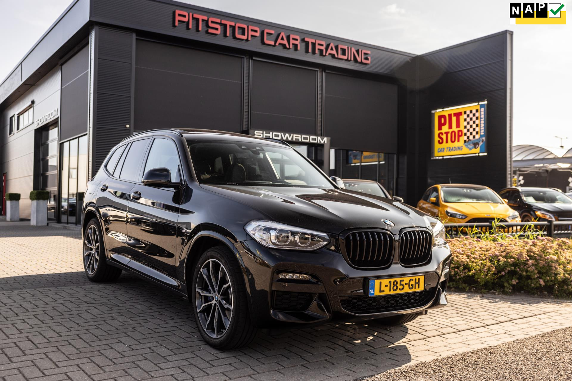 BMW X3 XDrive30i M-Sport, 252 PK, Pano, Sfeer, Camera, Black Edition! 45848951-0.jpg | Pitstop Car Trading