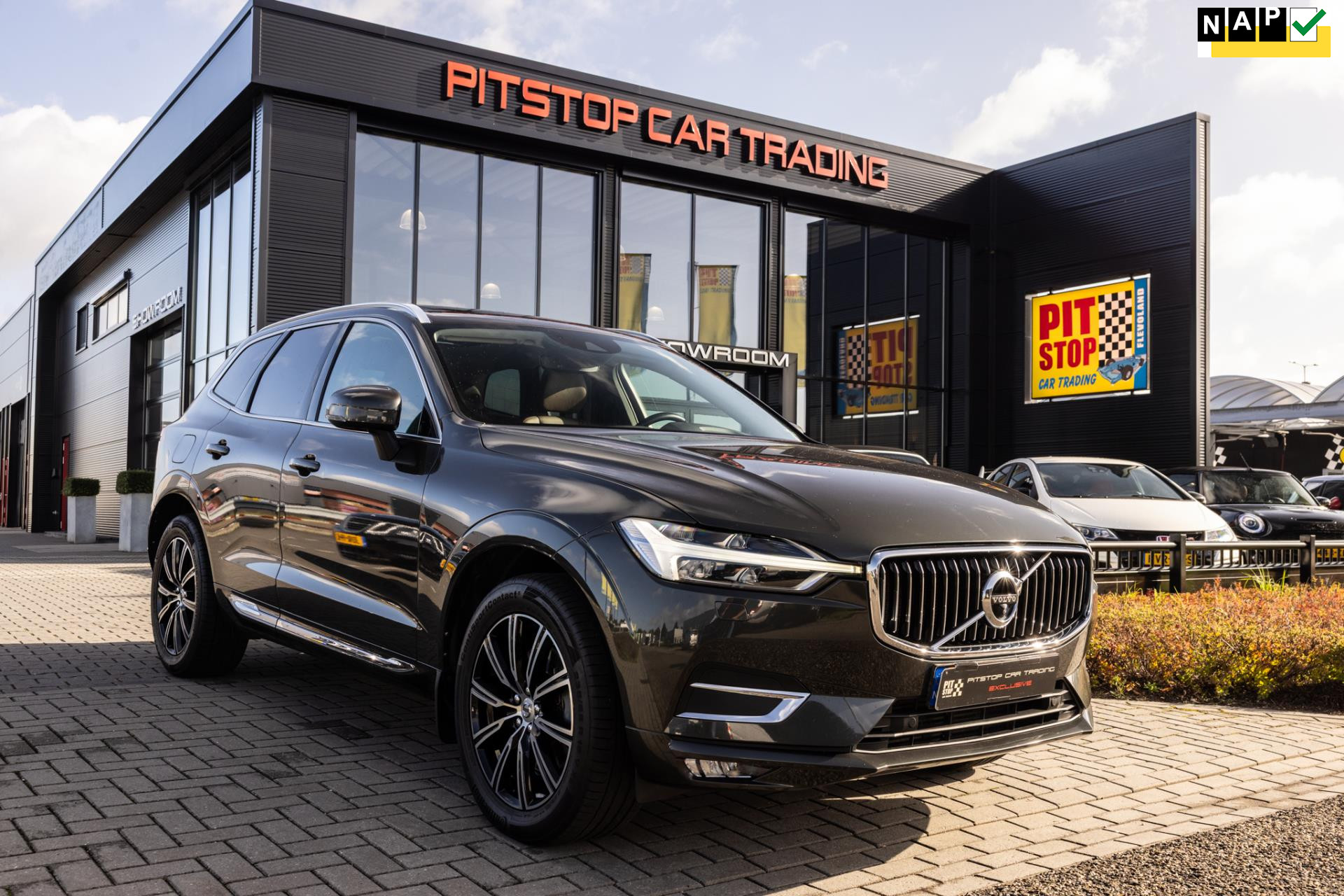 Volvo XC60 2.0 T5 AWD Momentum, 250 PK, Pano, 360 Camera, ACC! 47697306-0.jpg | Pitstop Car Trading