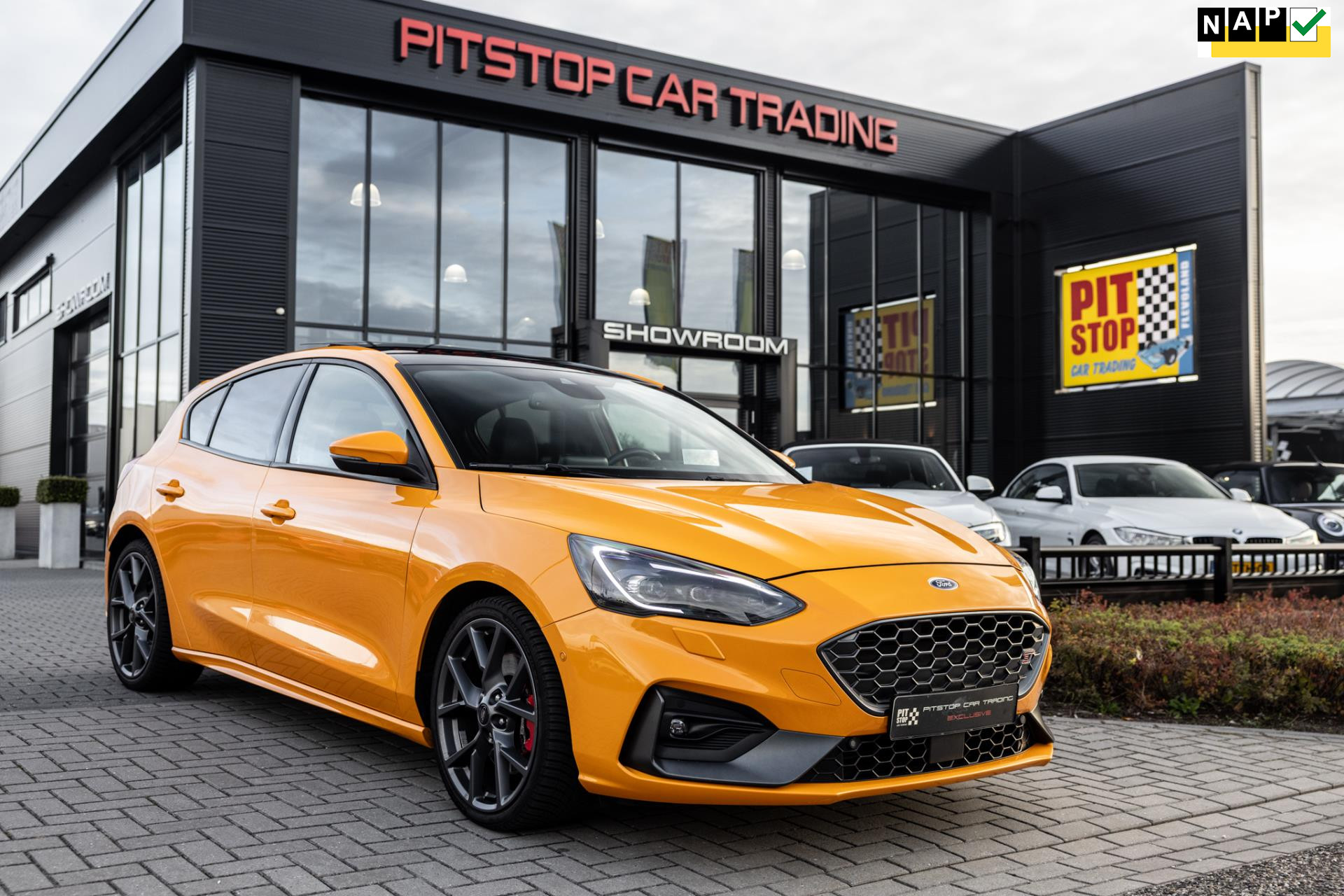 Ford Focus 2.3 EcoBoost ST-3, 279 PK, Pano, Camera, ACC, B&O, Topstaat! 48086558-0.jpg | Pitstop Car Trading
