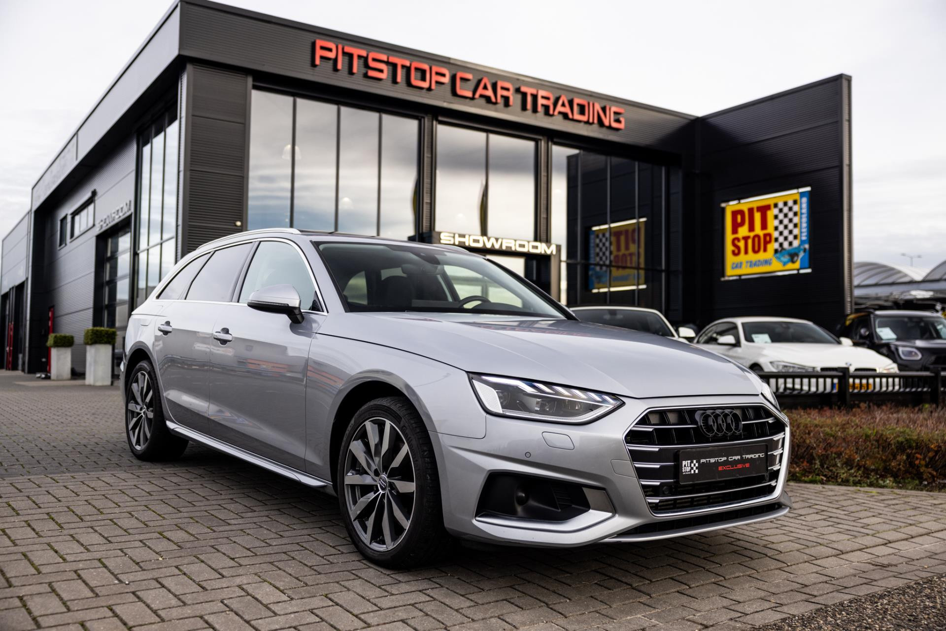 Audi A4 Avant 40 TFSI Pro Line, 190 PK, Pano, Camera, ACC, Navi! 49262543-0.jpg | Pitstop Car Trading