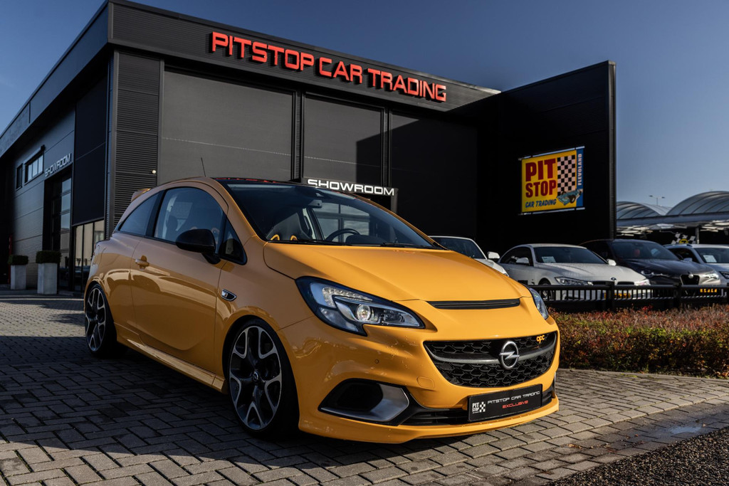 Opel Corsa 1.6 Turbo OPC, 207 PK, Performance, Pano, Vollederen stoelen! 49515496-0.jpg | Pitstop Car Trading