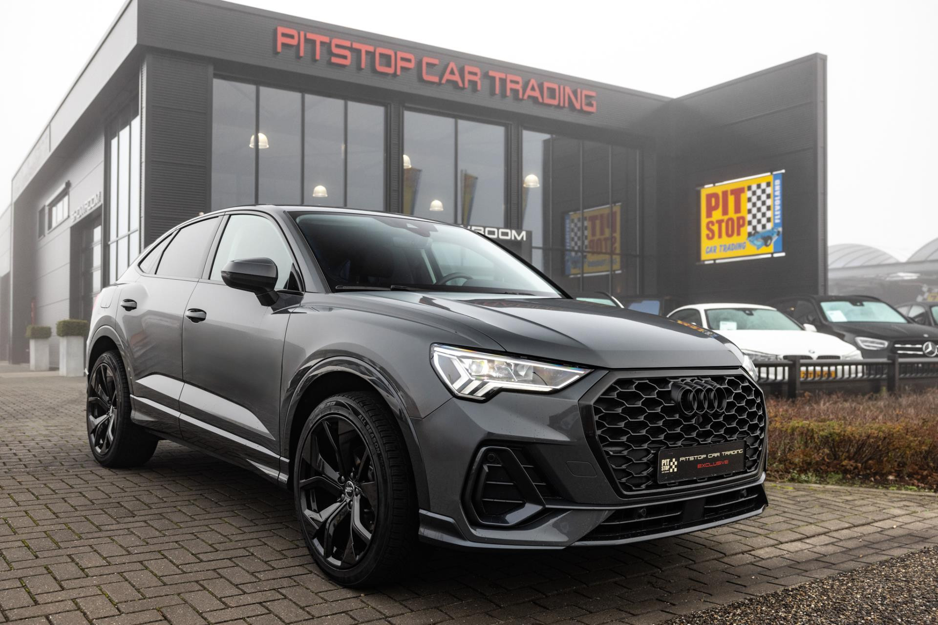 Audi Q3 SPORTBACK 35 TFSI S-Line, Black Pack, Facelift, 20inch, LED, Top! 49571510-0.jpg | Pitstop Car Trading