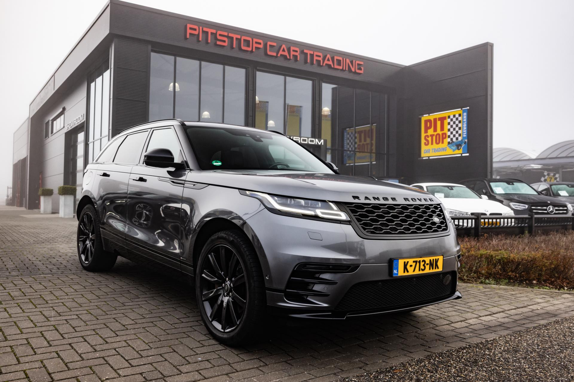 Land Rover Range Rover Velar 2.0 P300 Turbo AWD R-Dynamic HSE, 301 PK, Camera, Head-Up display! 49572534-0.jpg | Pitstop Car Trading