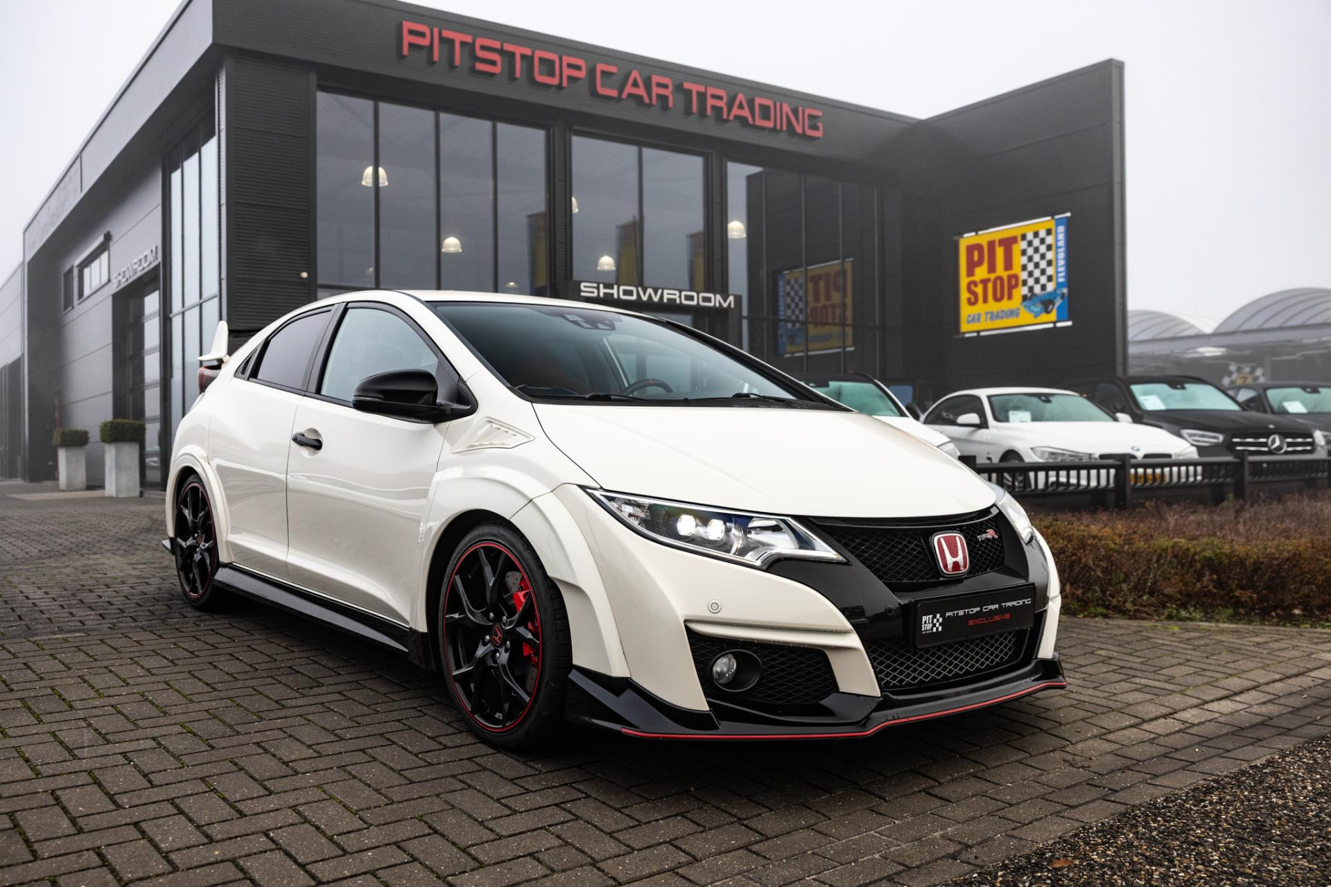 Honda Civic 2.0 Type R GT, 310 PK, 2e Eigenaar, "Stock", Nieuwstaat! 49604020-0.jpg | Pitstop Car Trading