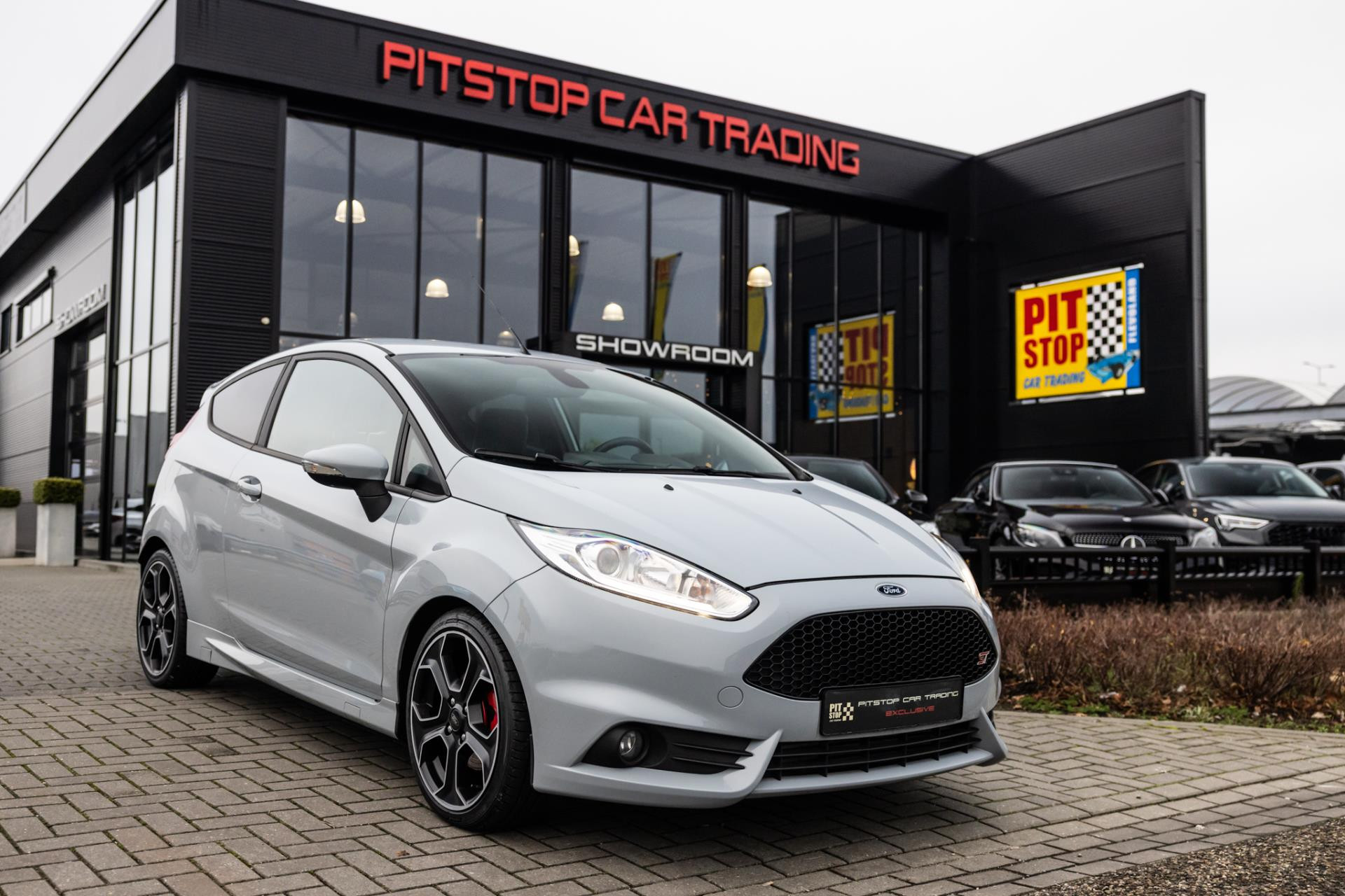 Ford Fiesta 1.6 ST200, 200PK, Camera, Cruise, Navi, Stoelverwarming! 49993025-0.jpg | Pitstop Car Trading