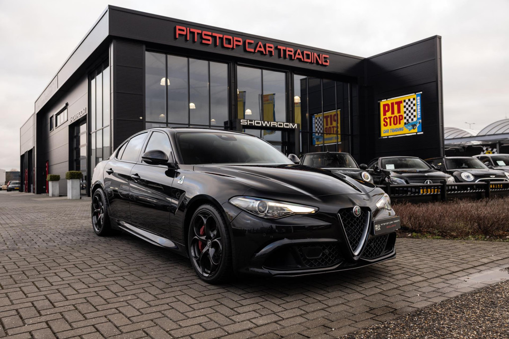 Alfa Romeo Giulia 2.9 V6 Quadrifoglio, 510 PK, Carbon, Camera, Sportuitlaat! 50170626-0.jpg | Pitstop Car Trading