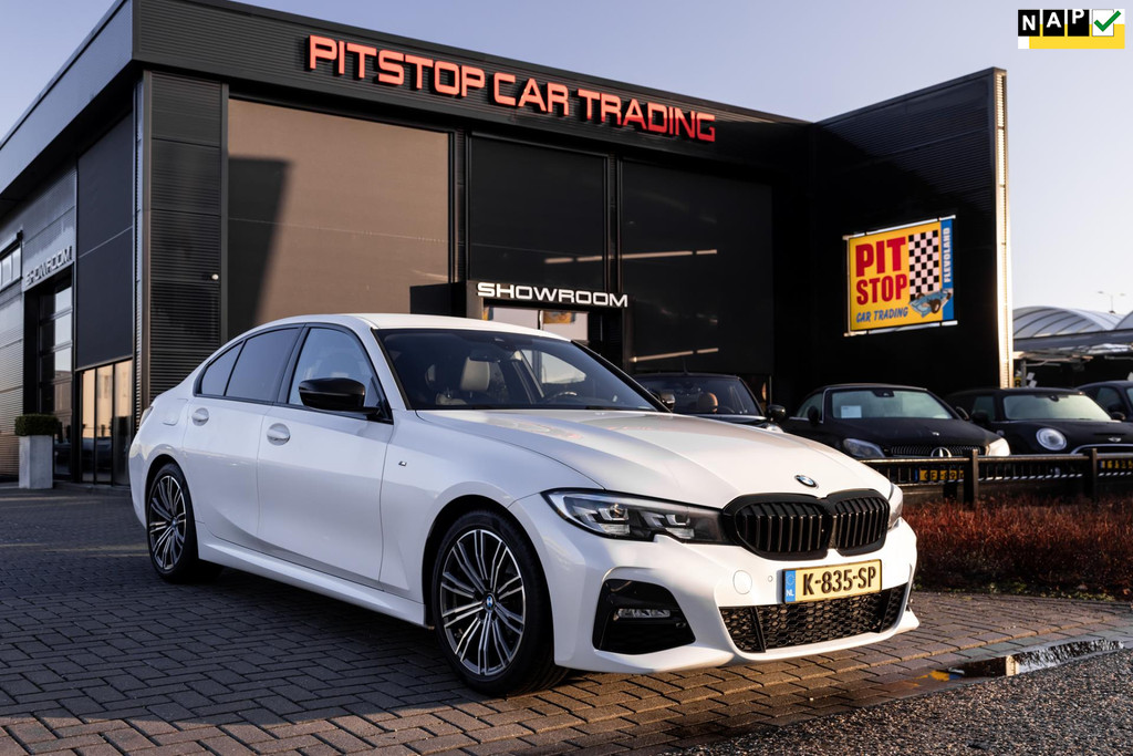 BMW 3 Serie 318i M-Sport, 156 PK, NL auto, Sfeer, Shadow Line! 50634279-0.jpg | Pitstop Car Trading