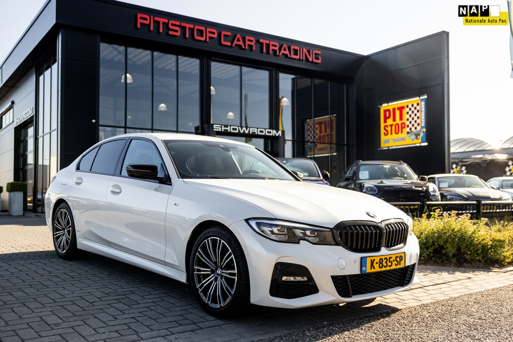 BMW 3 Serie 318i M-Sport, 156 PK, NL auto, Sfeer, Shadow Line! 50634279-0.jpg | Pitstop Car Trading