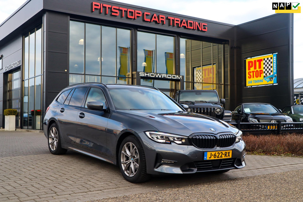 BMW 3 Serie Touring 320i Executive, NL auto, 184 PK, ACC, Shadow line! 51535069-0.jpg | Pitstop Car Trading