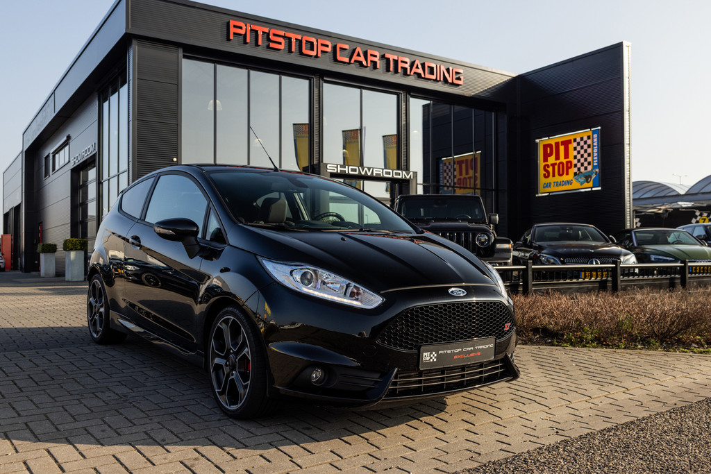 Ford Fiesta 1.6 ST200, 200pk, Cruise, Winterpakket, Topstaat! 52071883-0.jpg | Pitstop Car Trading