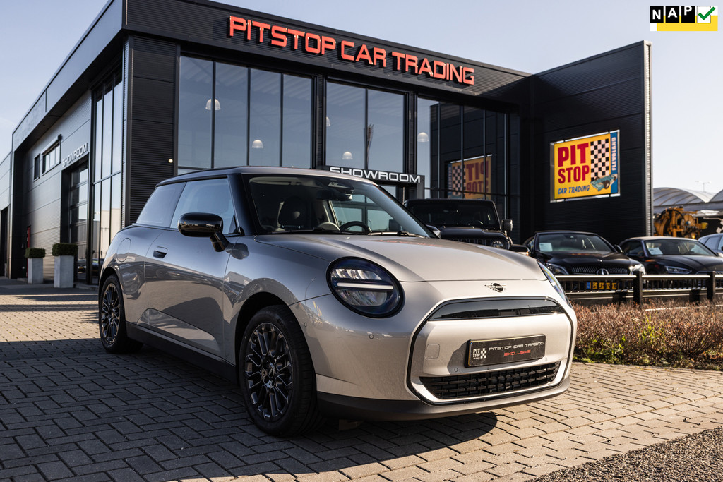 MINI Cooper E Essential 40.7 kWh NL Auto, Camera, PDC voor & Achter, SOH 98% 52178166-0.jpg | Pitstop Car Trading