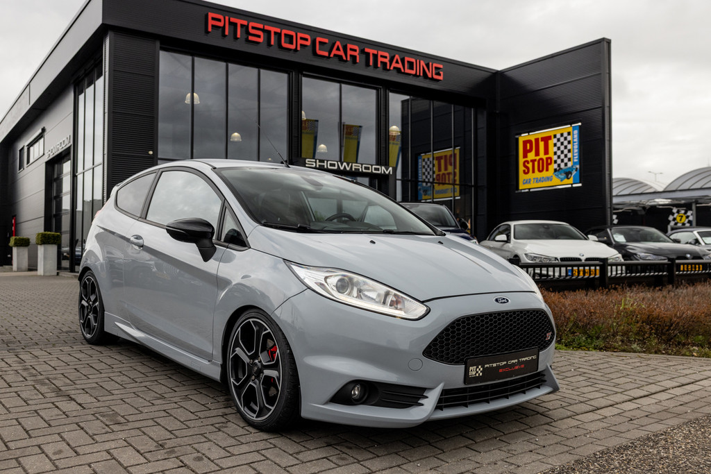 Ford Fiesta 1.6 ST200, 200 PK, Milltek, Cruise, Syle-Pakket, Nieuwstaat! 52684761-0.jpg | Pitstop Car Trading
