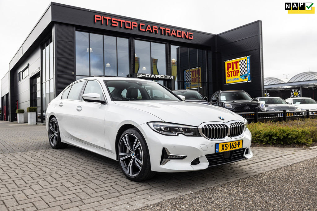 BMW 3 Serie 330i High Executive, Schuifdak, H&K Audio, Volleder, NL Auto! 53049081-0.jpg | Pitstop Car Trading