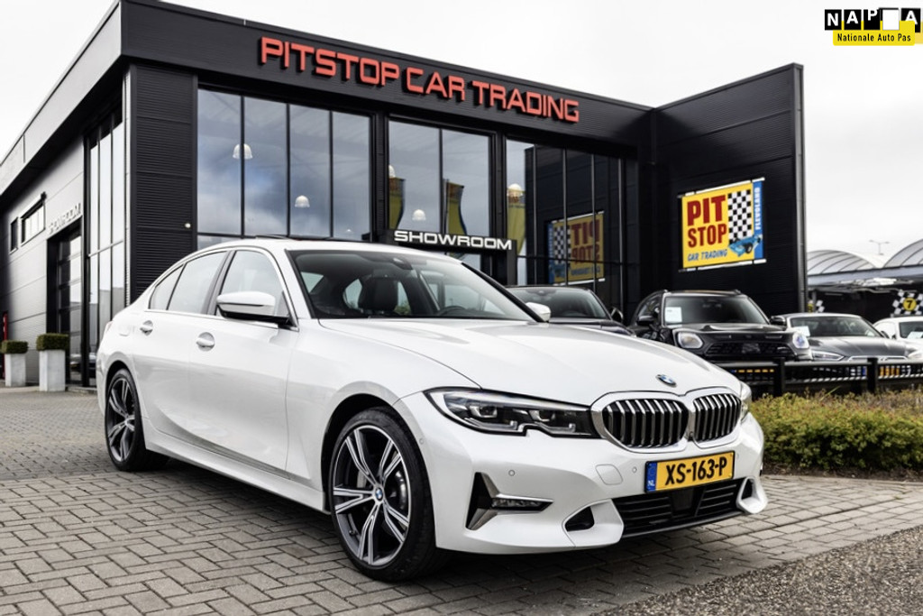 BMW 3 Serie 330i High Executive, Schuifdak, H&K Audio, Volleder, NL Auto! 53049081-0.jpg | Pitstop Car Trading