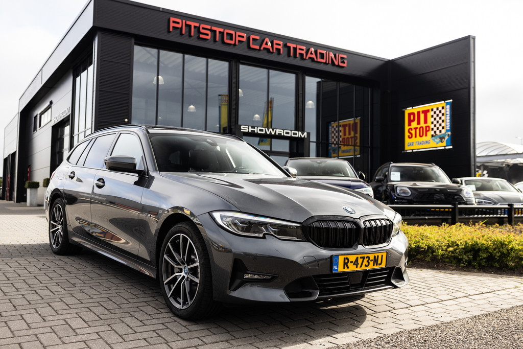 BMW 3 Serie Touring 330e M, Pano, Shadow-Line, ACC, Laser, Hi-Fi Audio! 53049992-0.jpg | Pitstop Car Trading