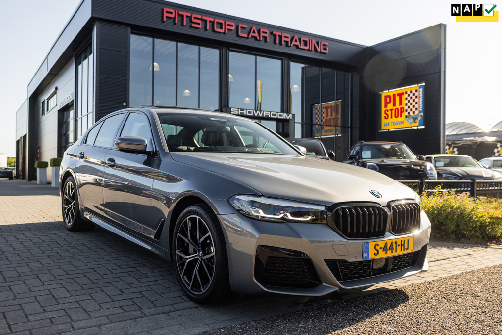 BMW 5 Serie 530e, M-Sport, Head-Up, 1e eigenaar, NL Auto, HiFi, Sfeerverlichting! 53533889-0.jpg | Pitstop Car Trading