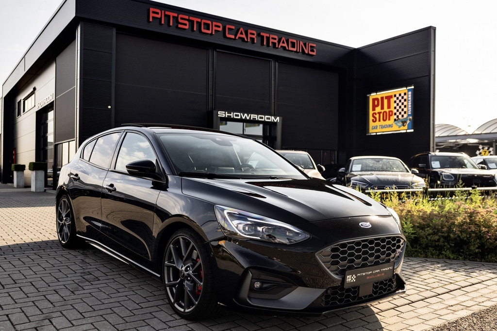 Ford Focus 2.3 EcoBoost ST-3, Pano, B&O, HUD, ACC, Dealer onderhouden! 54486945-0.jpg | Pitstop Car Trading