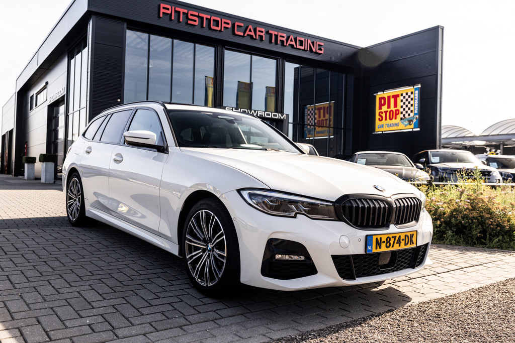 BMW 3 Serie Touring 330e M-Sport, Pano, ACC, Stuurverwarming, Trekhaak! 54646879-0.jpg | Pitstop Car Trading
