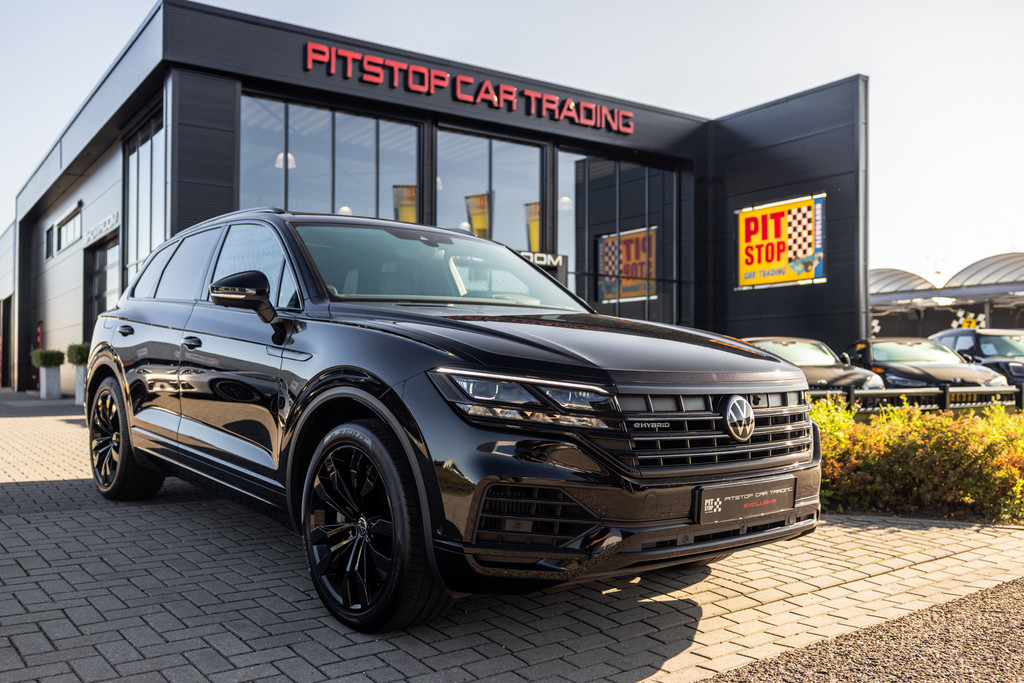 Volkswagen Touareg 3.0 TSi 4MOTION R, Pano, Massage, Trekhaak, Nachtzicht! 54671377-0.jpg | Pitstop Car Trading
