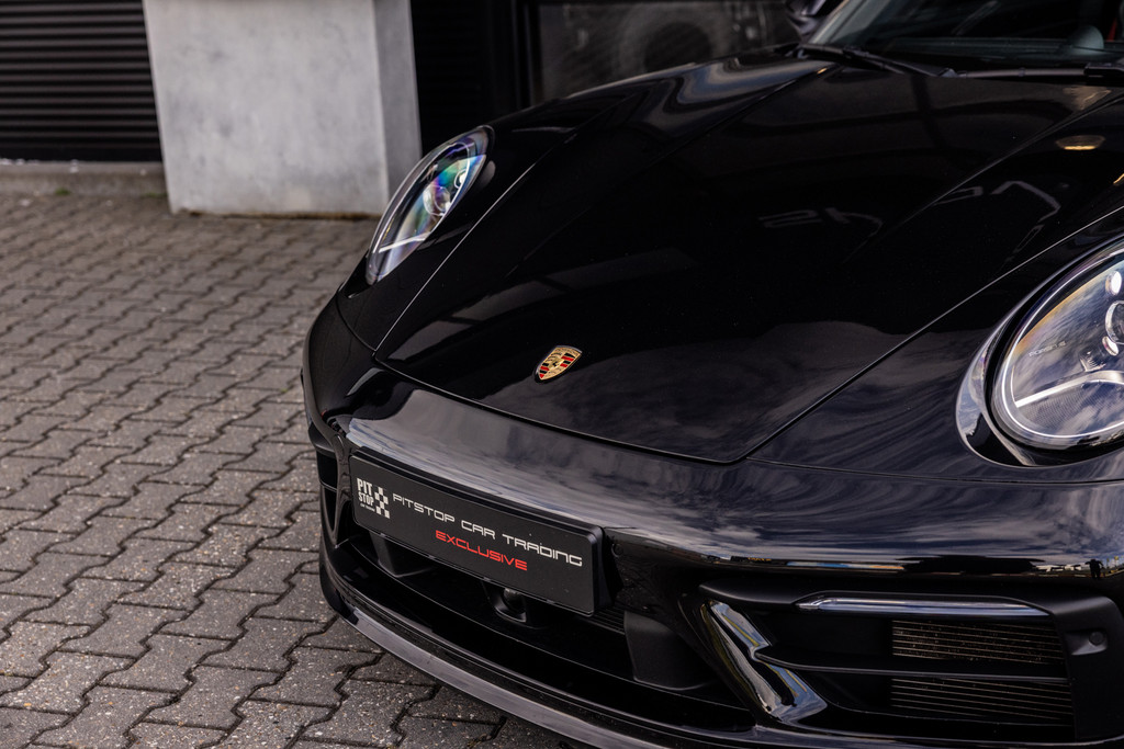 55746014-41.jpg