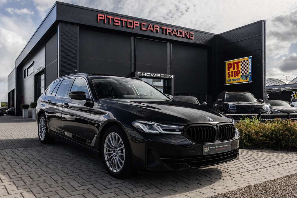 BMW 5 Serie Touring 530e xDrive, Pano, Volleder, Comfortstoelen, 360 Camera 55757653-0.jpg | Pitstop Car Trading