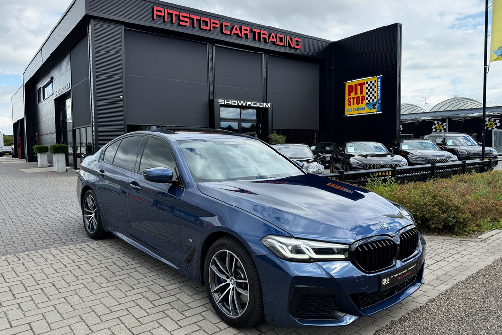 BMW 5 Serie 530e xDrive M-Sport, Pano, Camera, Adaptieve cruise, Gedocumenteerd! 55843514-0.jpg | Pitstop Car Trading