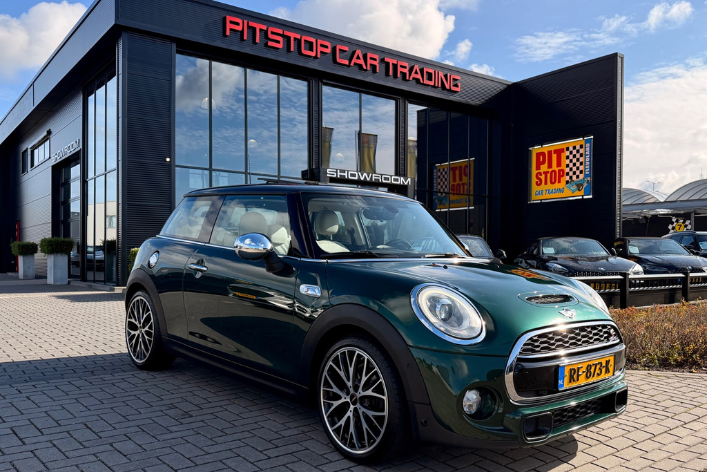 MINI 3-Deurs 2.0 Cooper S Chili Serious Business, JCW, Pano, Leder, Dealer Onderhouden 56353111-0.jpg | Pitstop Car Trading
