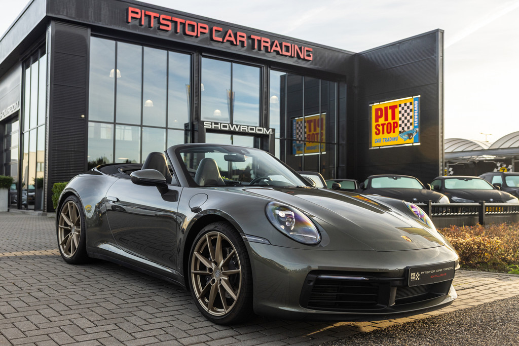 Porsche 911 Cabrio 992 3.0 Carrera, Aventurijn groen, PASM, Sportstoelen, Camera! 56711581-0.jpg | Pitstop Car Trading