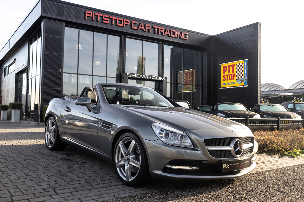 Mercedes-Benz SLK 250, 204 PK, AMG, Panoramadak, Cruise, Dealer onderhouden! 56711849-0.jpg | Pitstop Car Trading