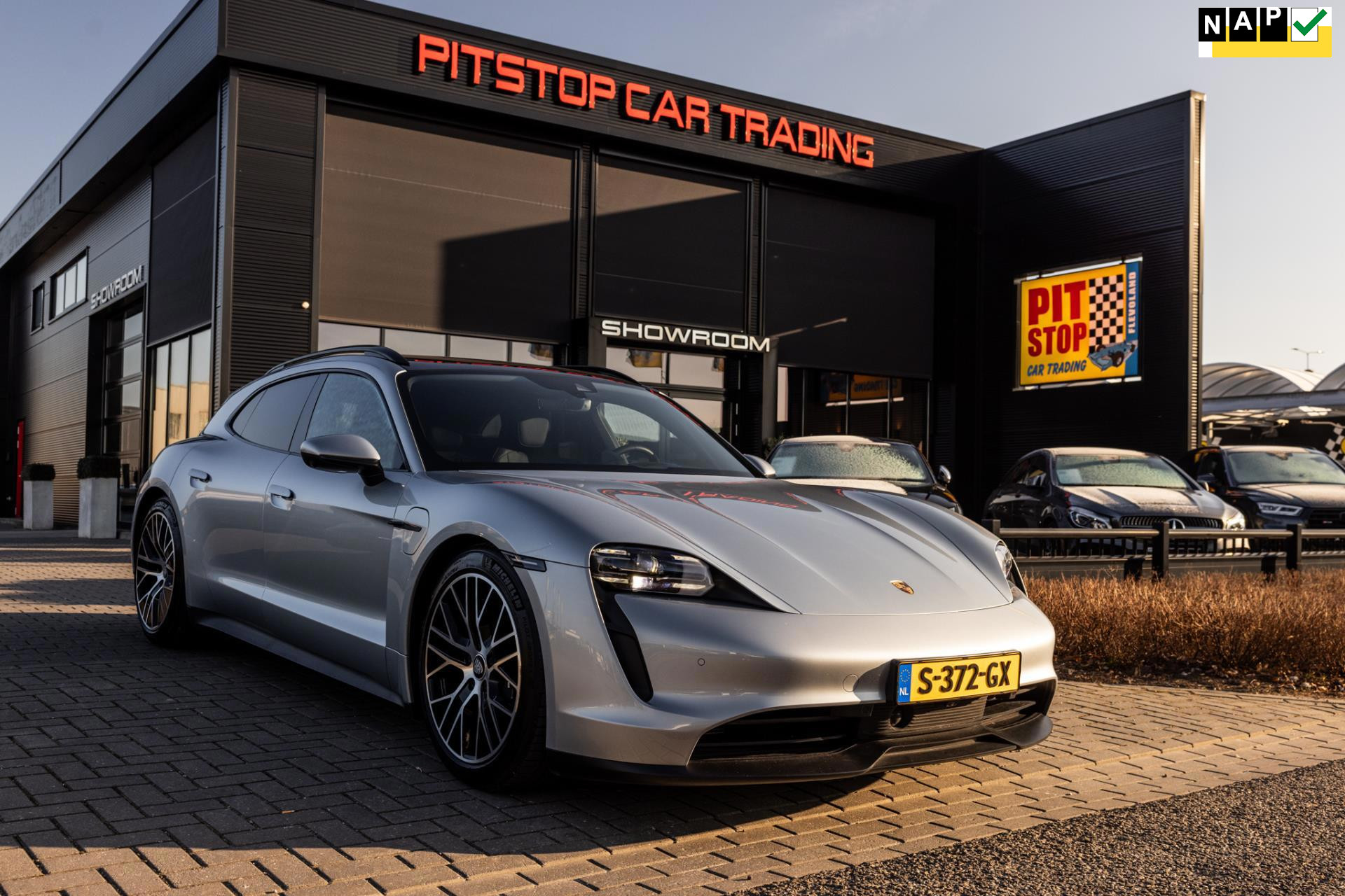 Porsche Taycan Sport Turismo 79 kWh, NL Auto, ACC, Sportchrono, Pano! 43046036-0.jpg | Pitstop Car Trading