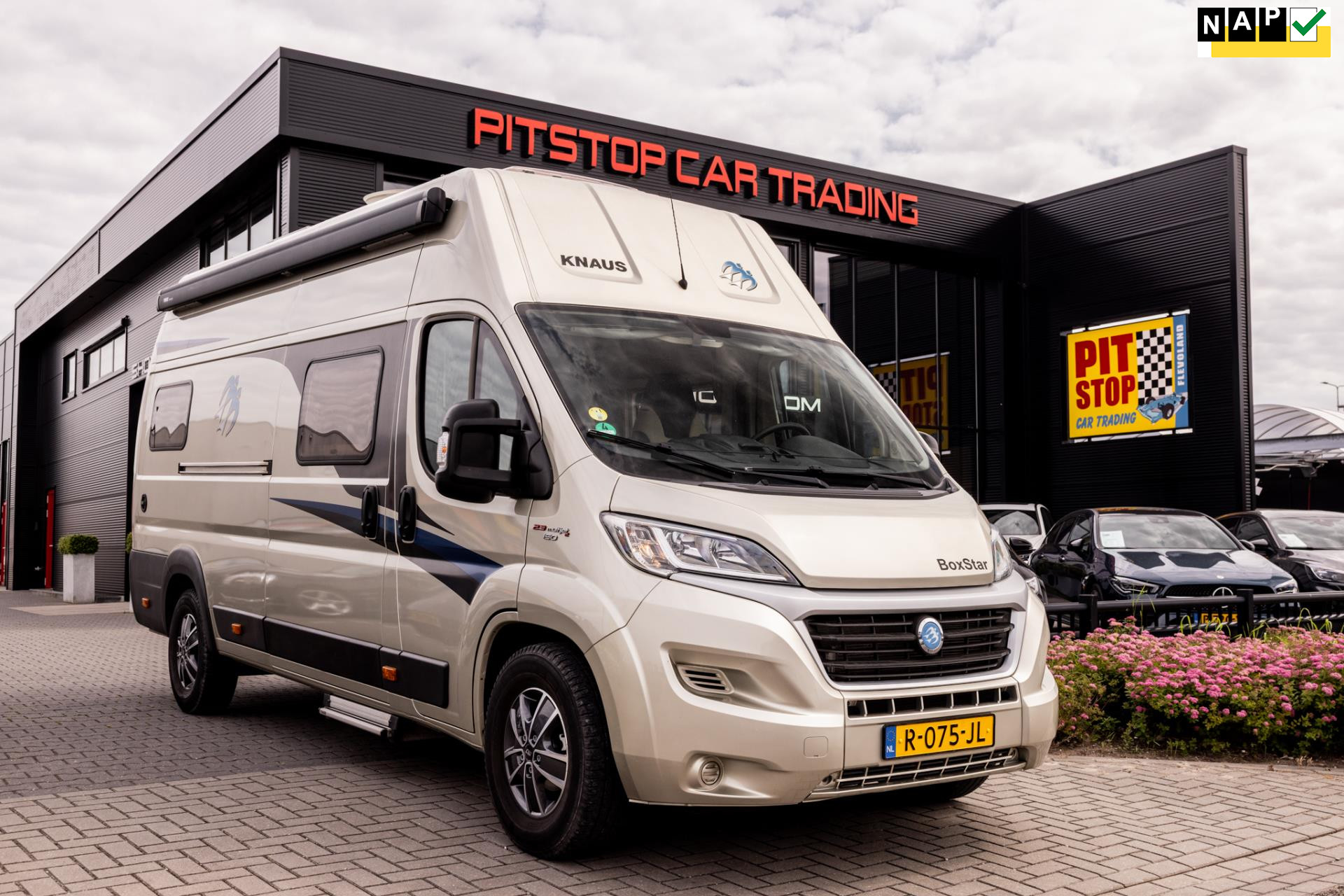 Knaus  R07 Buscamper, *24500km* Hefbed en lengtebedden 4p, automaat! 45361919-0.jpg | Pitstop Car Trading