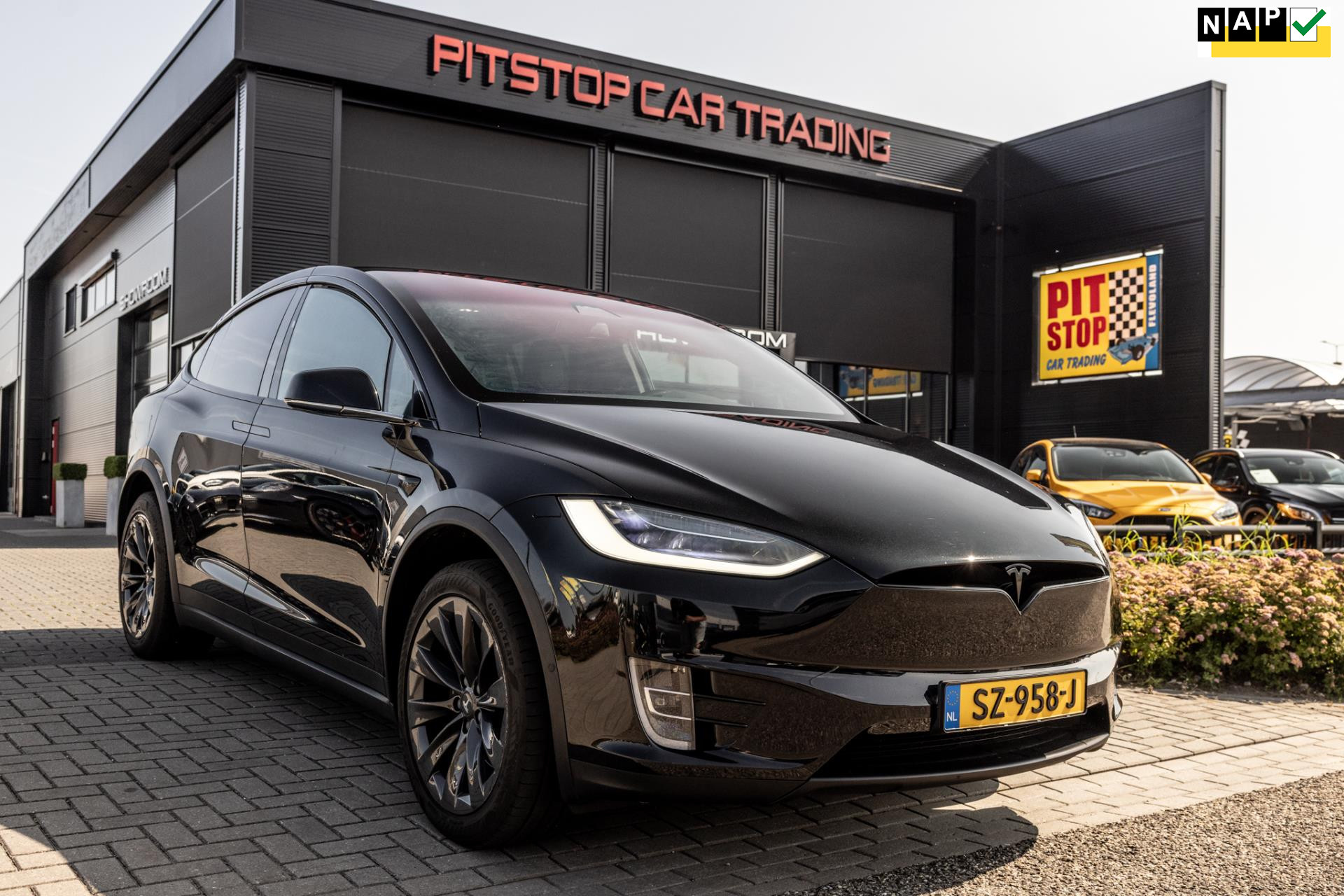 Tesla Model X 100D 7p. Autopilot, Nieuwe Aandrijfasssen! Black Edition 45848846-0.jpg | Pitstop Car Trading