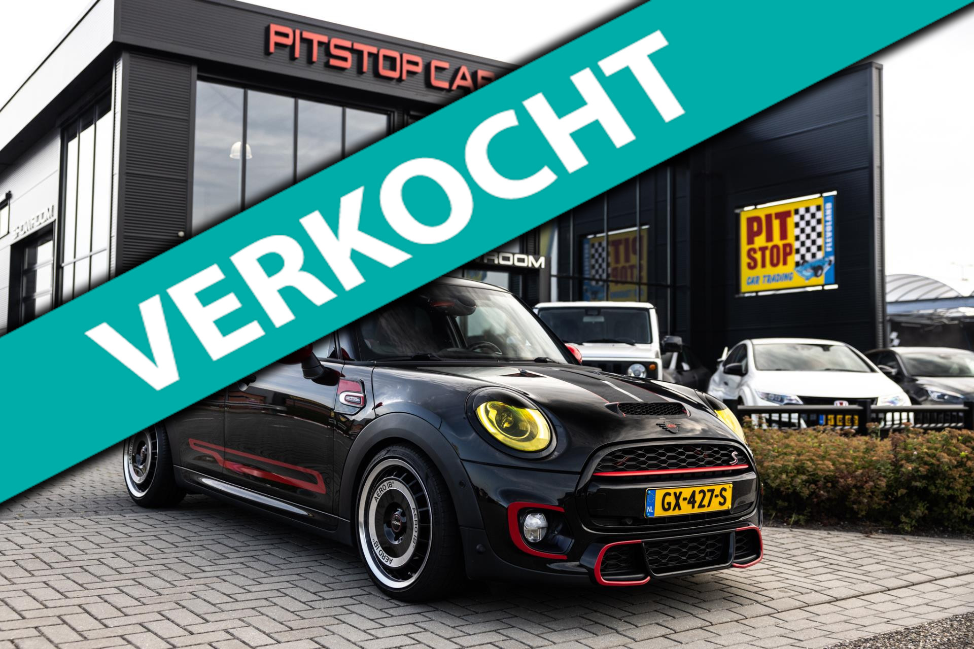 MINI Cooper S Mini 2.0 JCW Custom, Pano, Rally uitvoering uniek! 47022668-0.jpg | Pitstop Car Trading