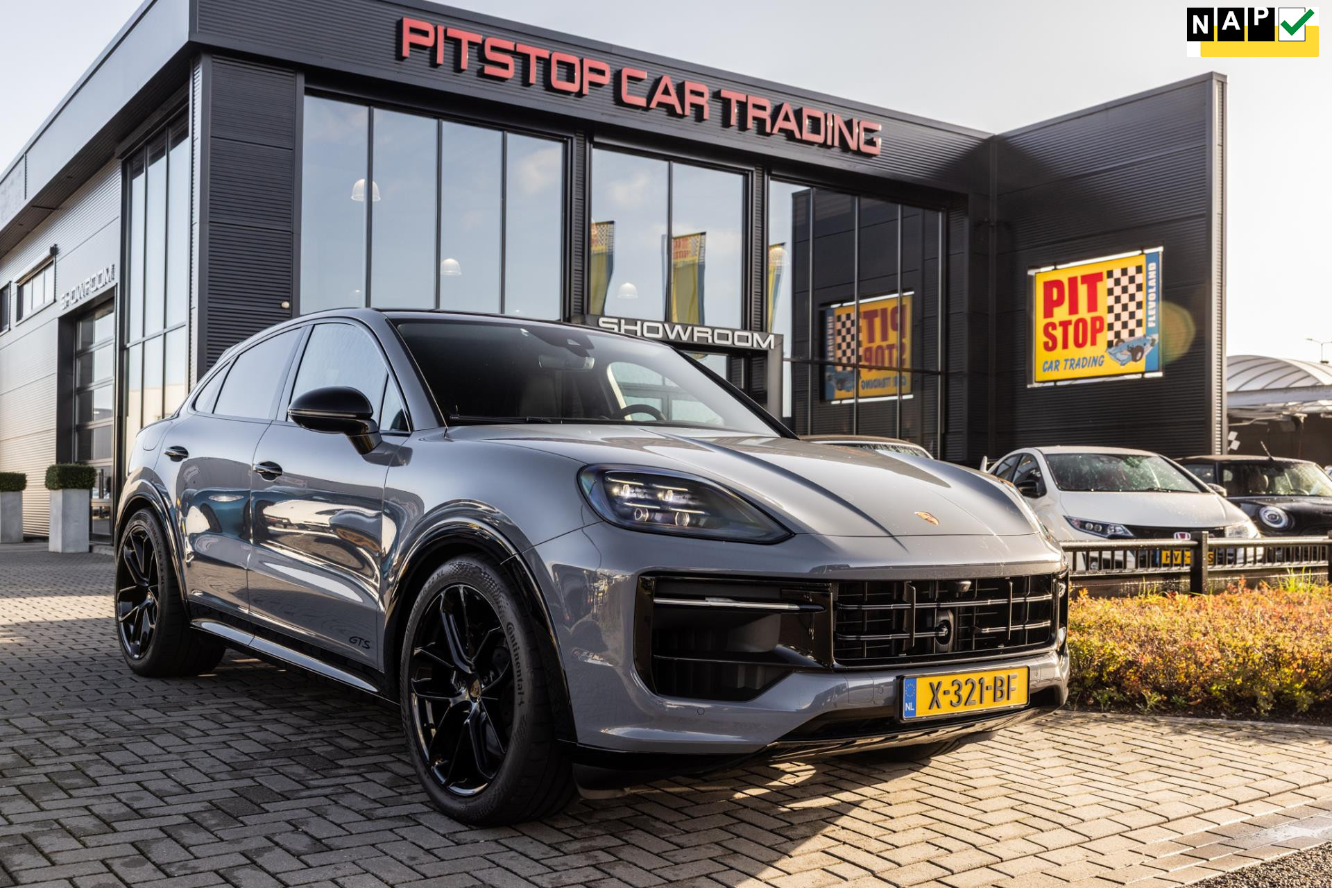 Porsche Cayenne Coupé 3.0 E-Hybrid, 469 PK, GTS, Artic Grau, Sport Design, Full Option! 47700308-0.jpg | Pitstop Car Trading