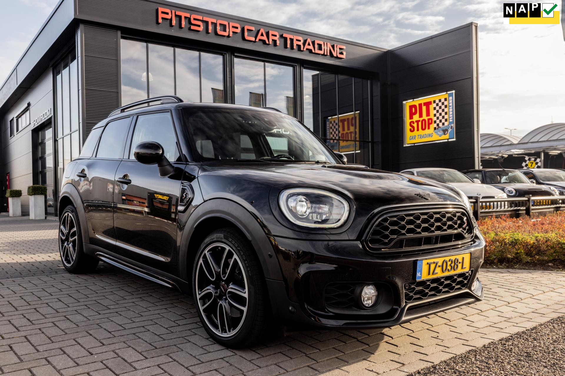 MINI Countryman Mini 2.0 Cooper S, 192 PK, JCW, Pano, NAP, ACC, Head-Up! 48086855-0.jpg | Pitstop Car Trading