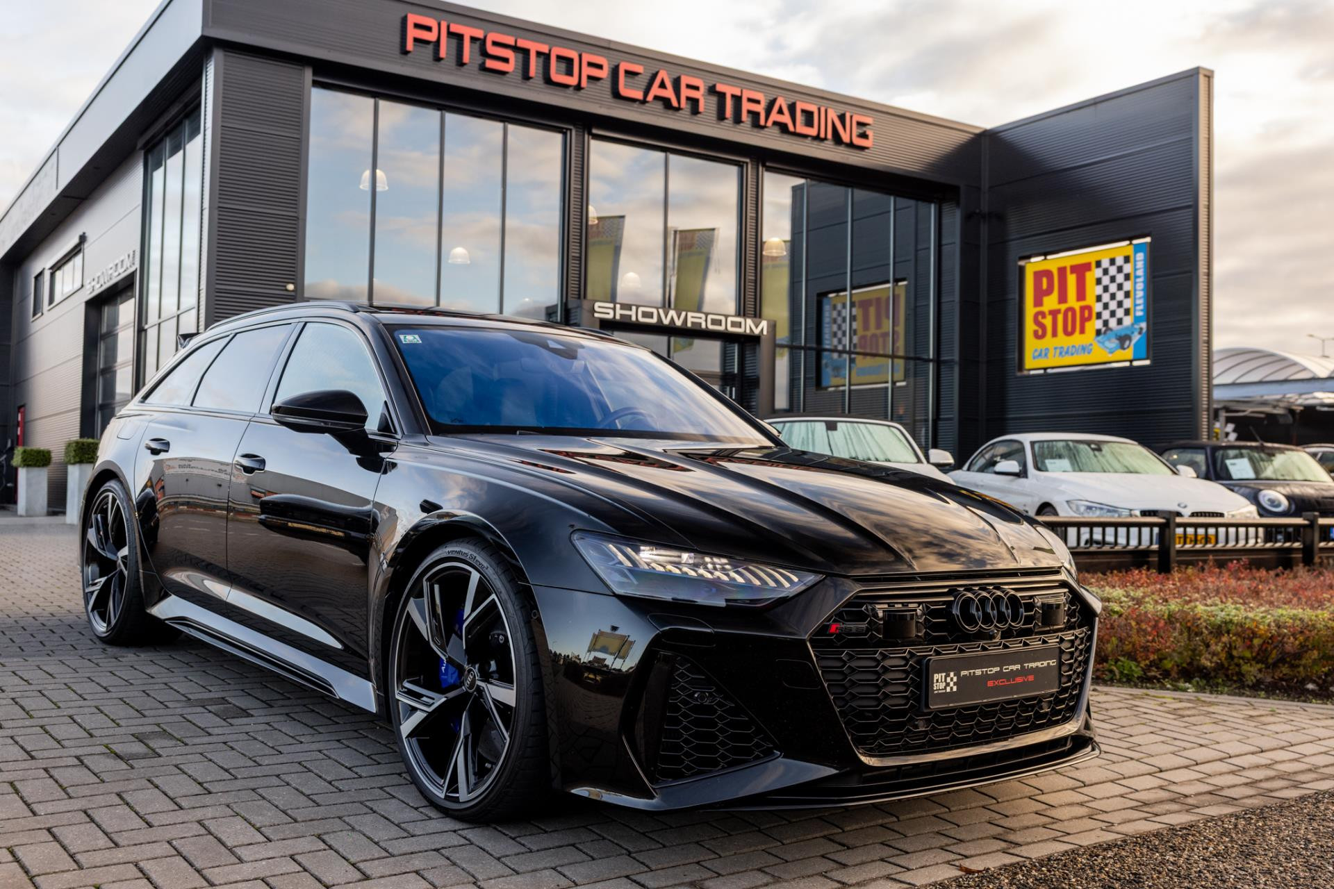 Audi RS6 Avant RS 6 TFSI quattro, 600 PK, Keramisch, Pano, Trekhaak, RS-zetels 48302475-0.jpg | Pitstop Car Trading