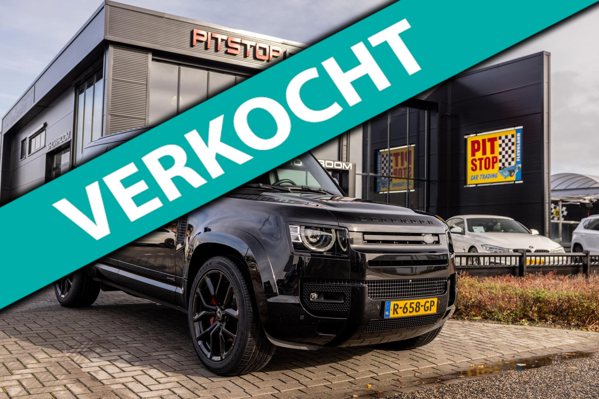 Land Rover Defender 110 3.0 P400 110 X-Dynamic 7-persoons, Trekhaak, Full Option! 48830926-0.jpg | Pitstop Car Trading