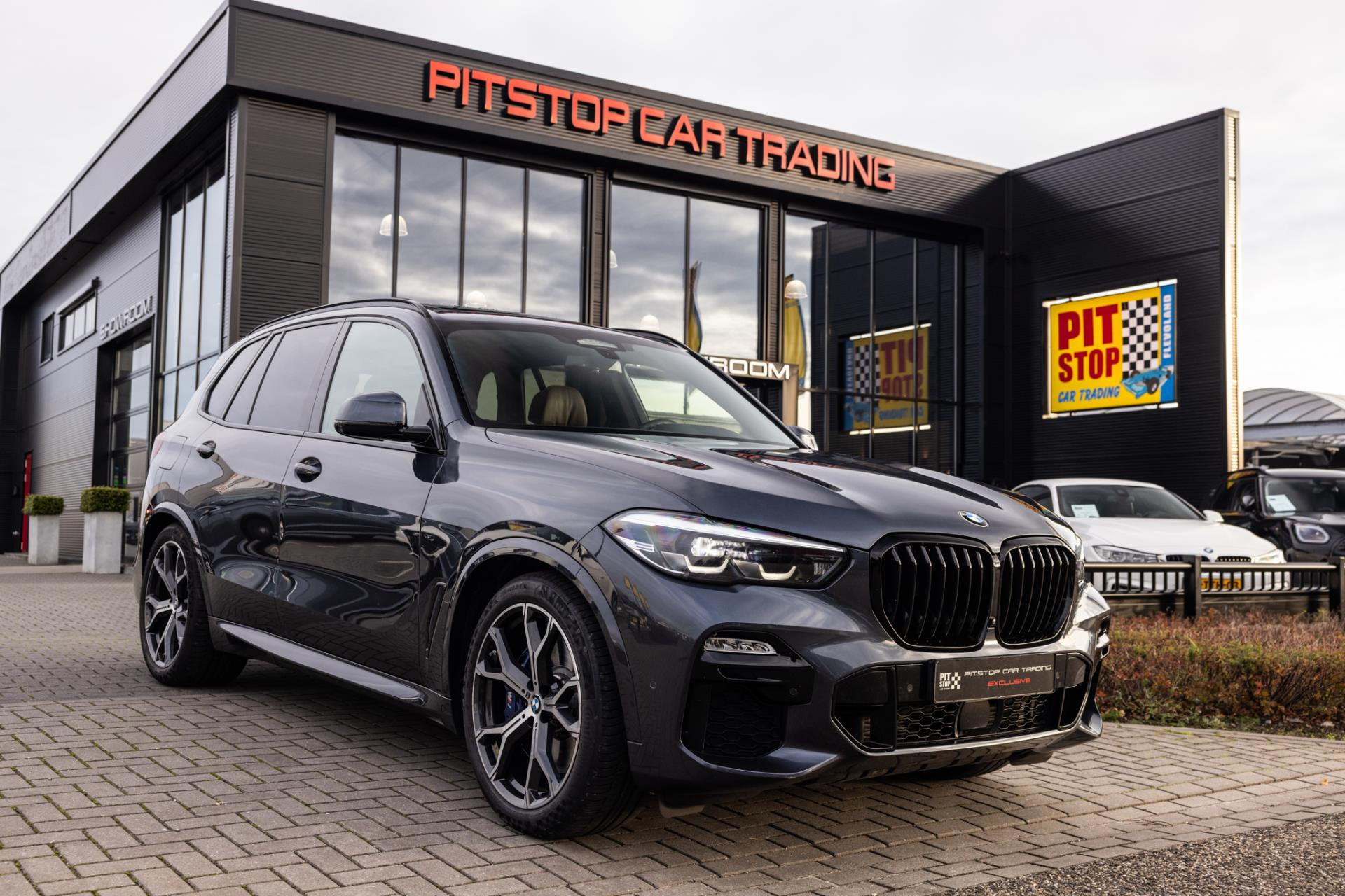 BMW X5 XDrive45e M-Sport, Pano, Trekhaak, H&K Audio, Dealer onderhouden! 49263398-0.jpg | Pitstop Car Trading