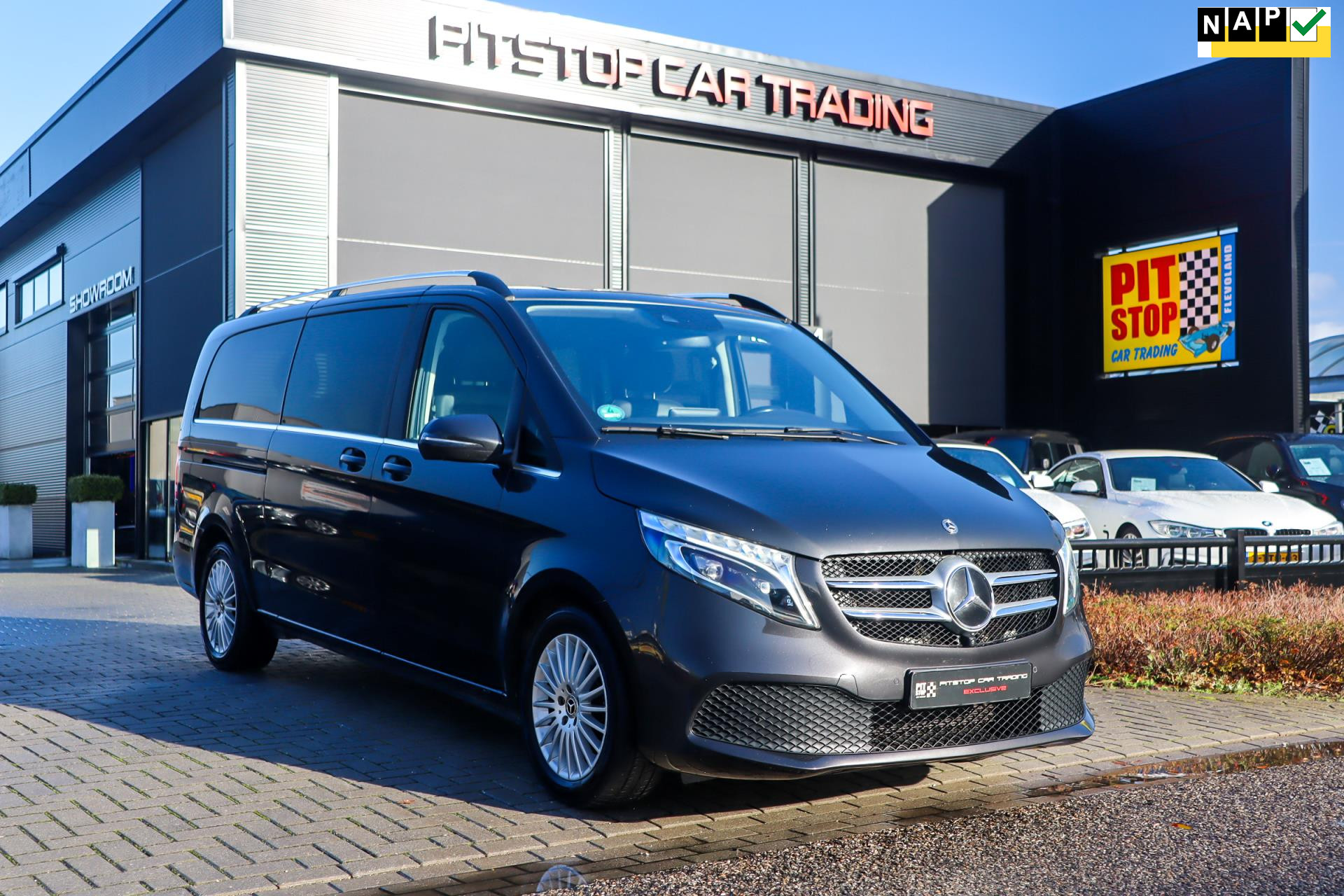 Mercedes-Benz V-Klasse 220d Extra Lang, 6-persoons, Burmester, Volleder! 49339162-0.jpg | Pitstop Car Trading